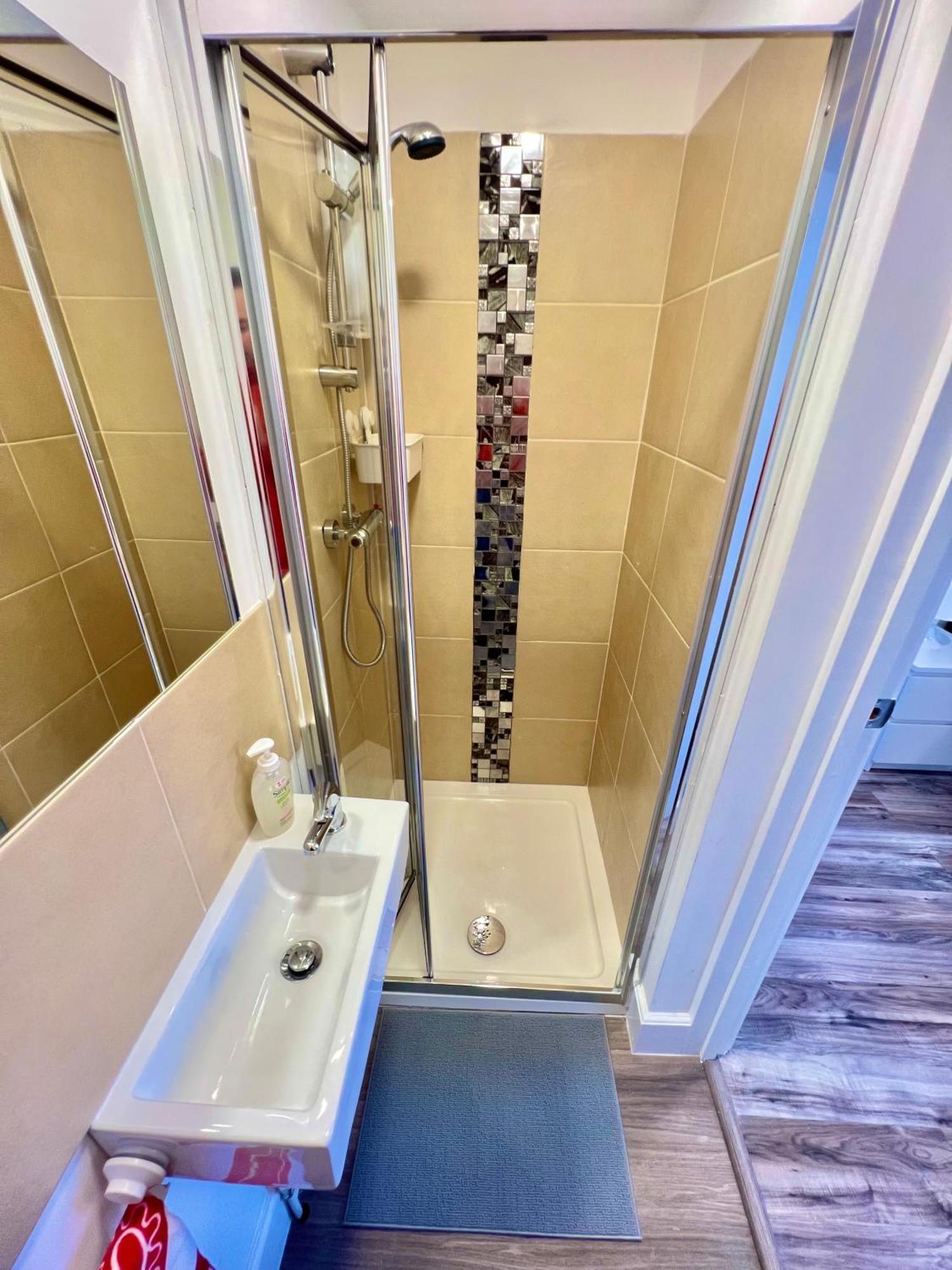Lux En-Suite Coop Arena Mancity Stadium Piccadilly Manchester Exterior photo
